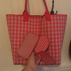 Rothy’s lightweight tote and accessories bundle